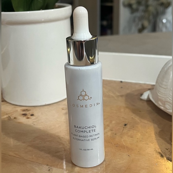 Cosmedix Bakuchiol Serum with Retinol - Picture 3 of 3